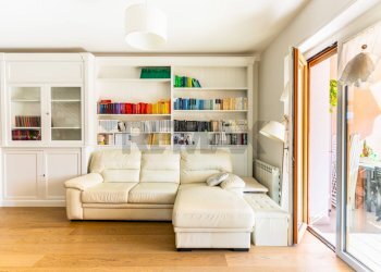 Soggiorno - Villa Bifamiliare Via Andrea Cordedda
 
13, Sassari - foto 44