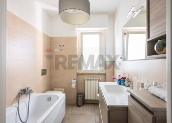 Bagno - Villa Bifamiliare Via Andrea Cordedda
 
13, Sassari - foto 60