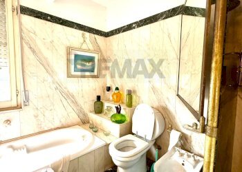 Bagno - Quadrilocale via Parigi
 
22, Sassari - foto 22