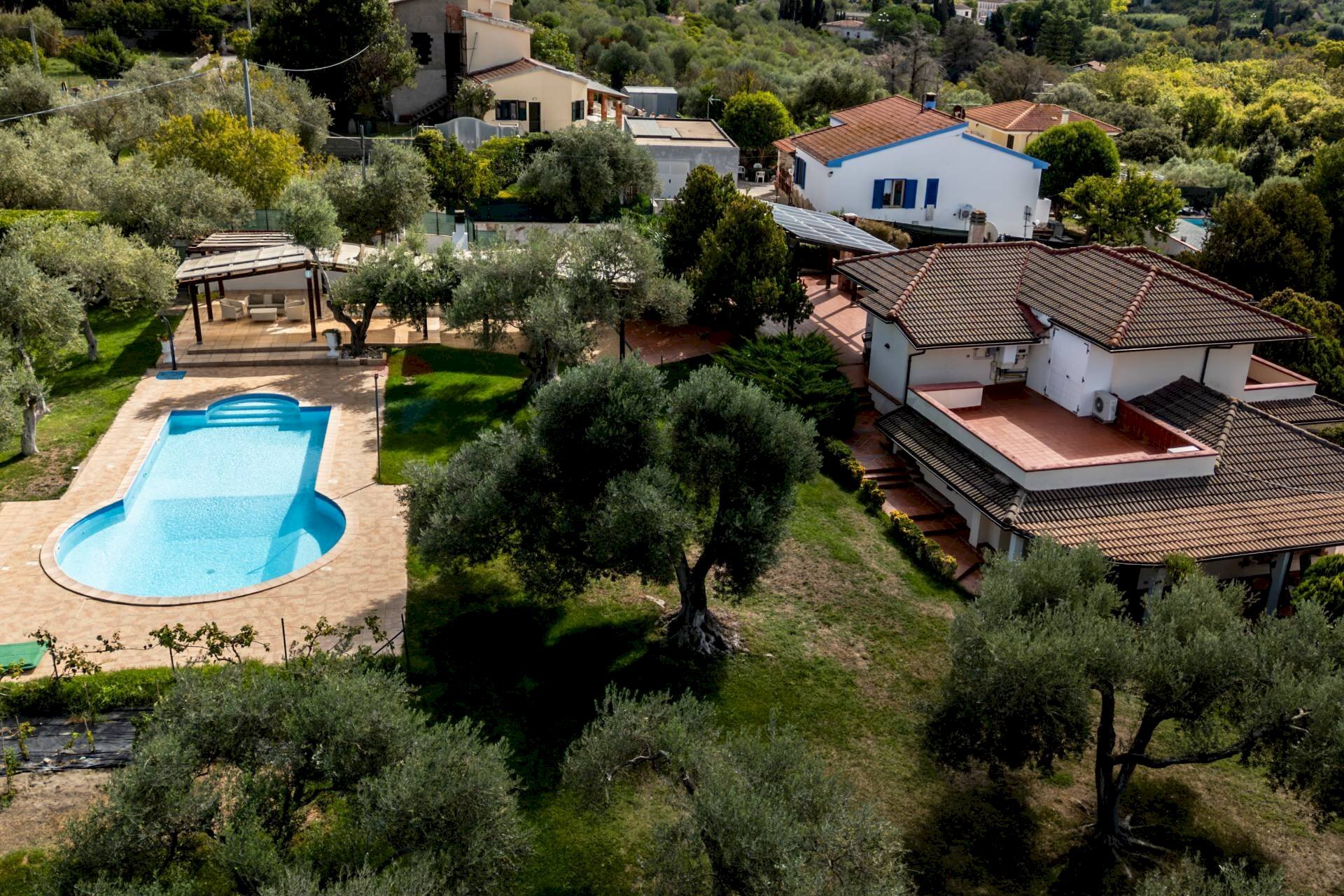Piscina - Villa Crabulazzi
 
44, Sassari - photo 1
