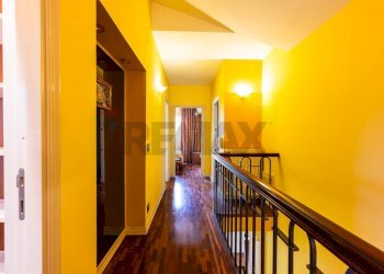 Hall / corridoio - Villa Crabulazzi
 
44, Sassari - photo 75