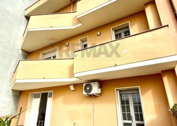 Edificio all\'aperto - Casa indipendente Silvio Pellico
 
77, Ittiri - foto 6