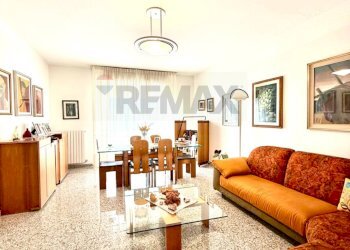 Sala da pranzo - Casa indipendente Silvio Pellico
 
77, Ittiri - foto 16