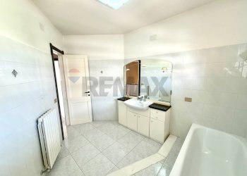 Bagno - Casa indipendente Silvio Pellico
 
77, Ittiri - foto 30