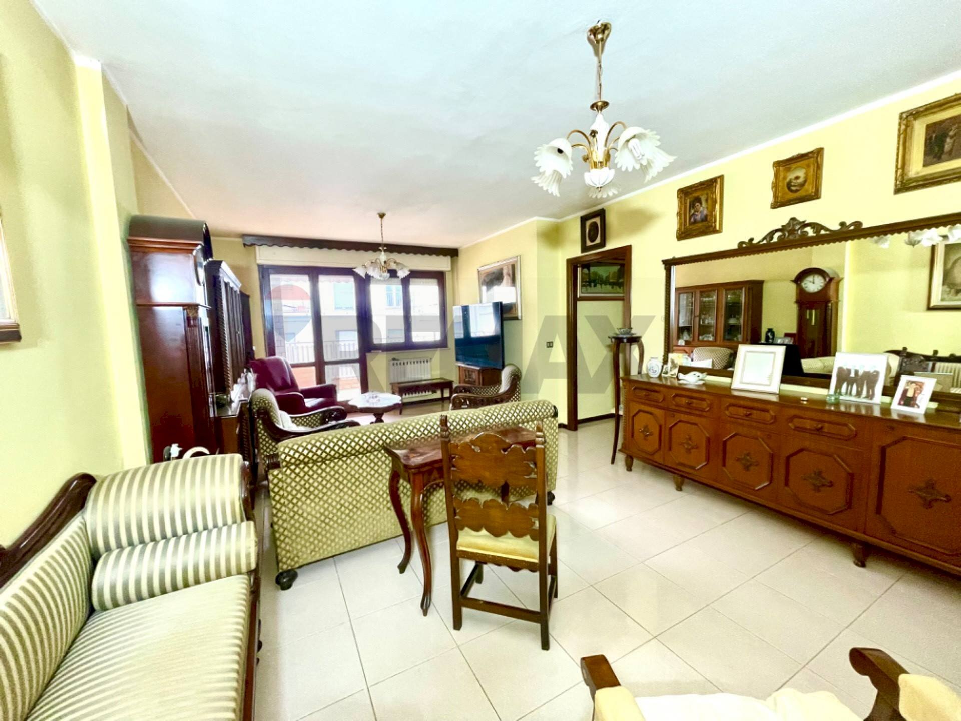 Soggiorno - Apartment Viale Sicilia
1, Sassari - photo 2