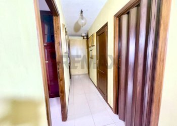 Hall / corridoio - Apartment Viale Sicilia
 
1, Sassari - photo 10