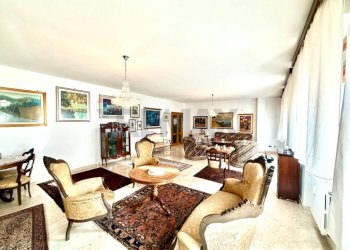 Sala da pranzo - Appartamento Viale  Umberto
 
134, Sassari - foto 3