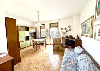 Sala da pranzo - Appartamento Viale  Umberto
 
134, Sassari - foto 26