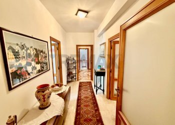 Hall / corridoio - Appartamento Viale  Umberto
 
134, Sassari - foto 31