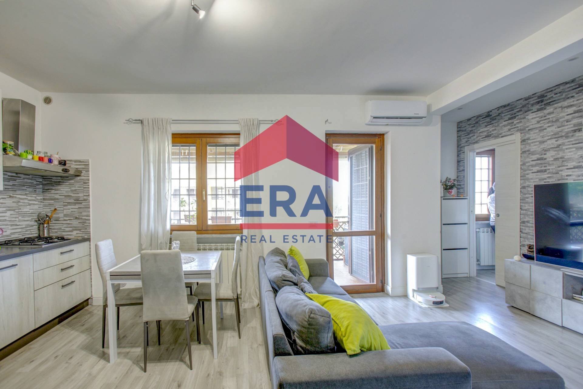 Soggiorno - Three-room apartment Via Quadrelle
 
42, Roma - photo 2