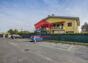 Viste - Trilocale Via Quadrelle
 
42, Roma - foto 22