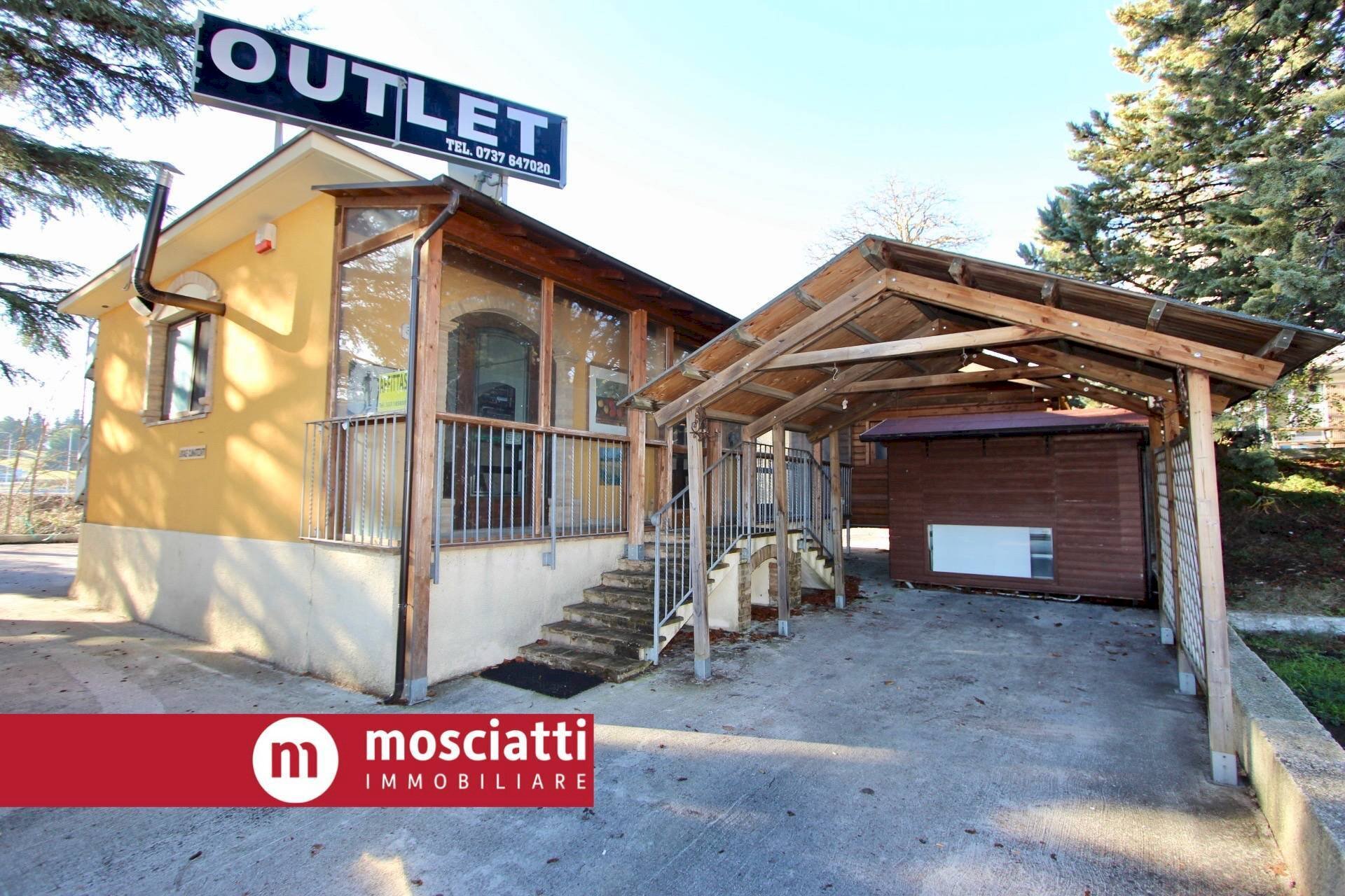 Foto 1 - Locale Commerciale Frazione Maddalena, Muccia - foto 1