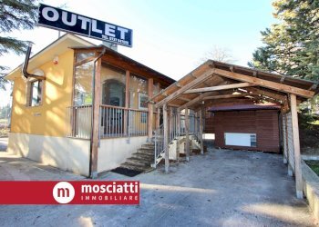 Foto 1 - Locale Commerciale Frazione Maddalena, Muccia - foto 1