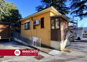 Foto 2 - Locale Commerciale Frazione Maddalena, Muccia - foto 2