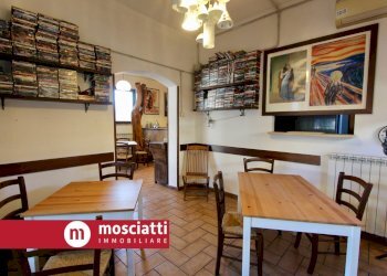 Foto 4 - Locale Commerciale Frazione Maddalena, Muccia - foto 4