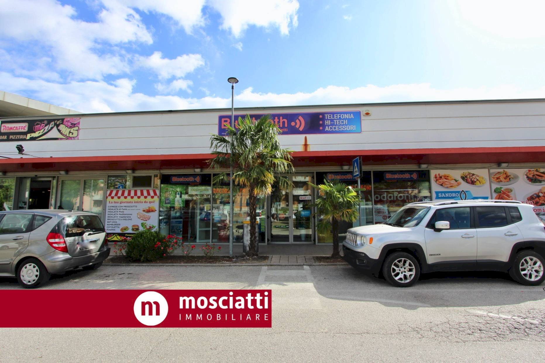 Foto 2 - Locale Commerciale Strada Statale Muccese Nord, Matelica - foto 2