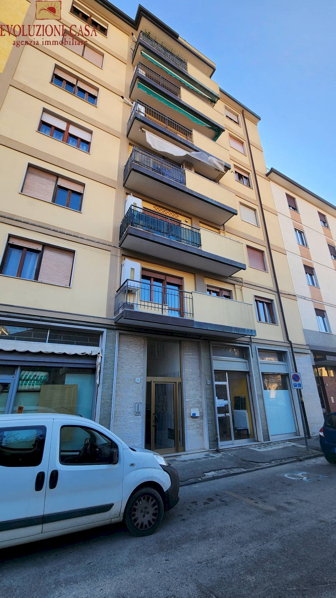 Foto 3 - Locale Commerciale leopardi
 
19, Monfalcone - foto 3