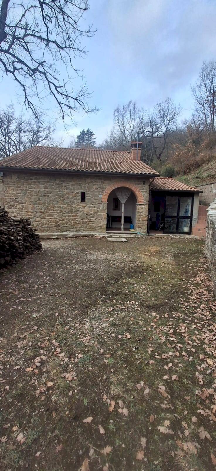 Foto 1 - Casa indipendente LOC. LA GIRELLA
 
75b, Castel Focognano - foto 1