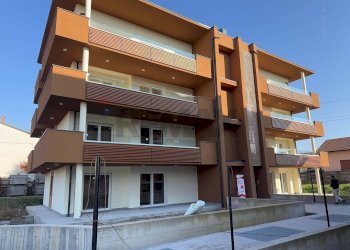 facciata - Quadrilocale Papa giovanni XXIII
 
SNC, Trezzo sull'Adda - foto 6