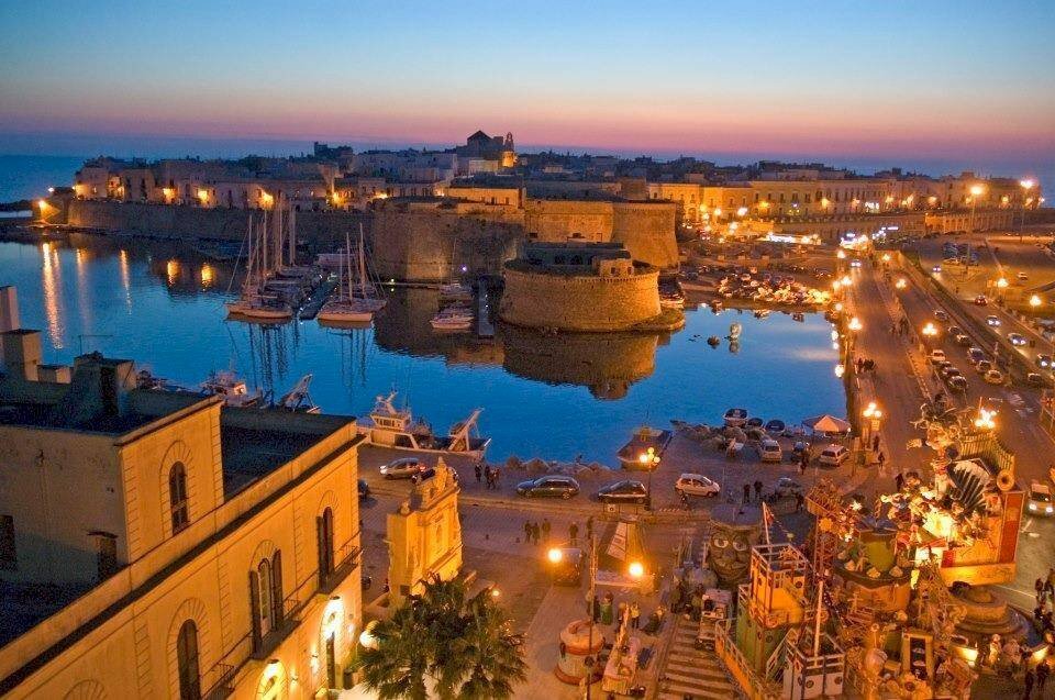 Foto 1 - Attività Commerciale via incrociata, Gallipoli - foto 1