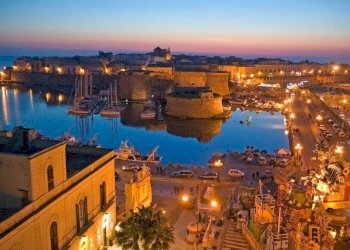 Foto 1 - Attività Commerciale via incrociata, Gallipoli - foto 1