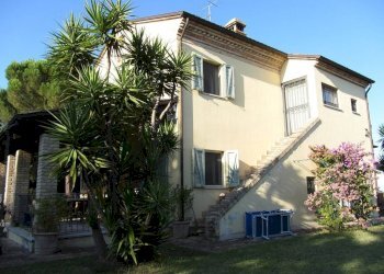 Facciata - Rustico contrada Mezzavia, Potenza Picena - foto 4