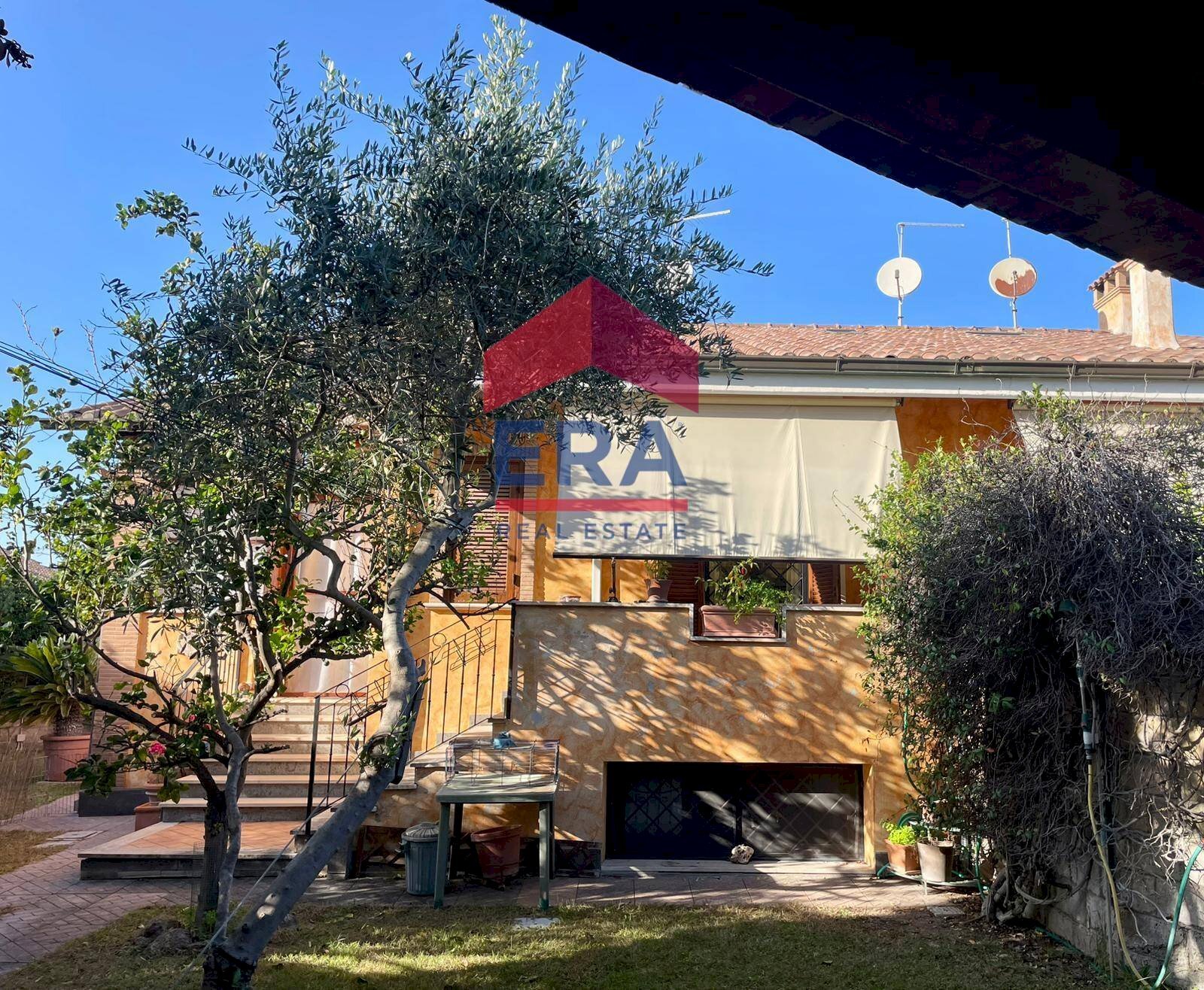 Foto 1 - Villa a Schiera Via Dobbiaco
 
32B, Roma - foto 1