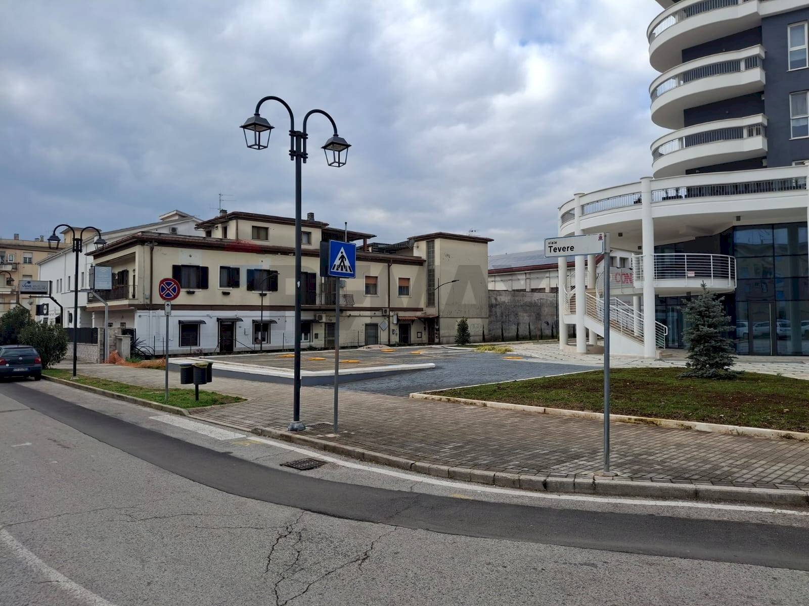 Edificio all\'aperto - Laboratory viale Tevere
 
14, Frosinone - photo 2