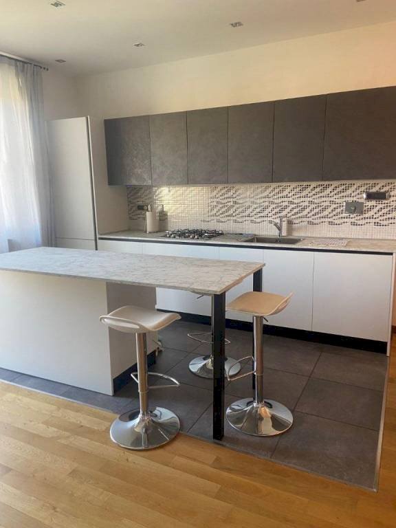 Cucina - Trilocale corso Monte Cucco, 60, Torino (zona Pozzo Strada) - foto 1