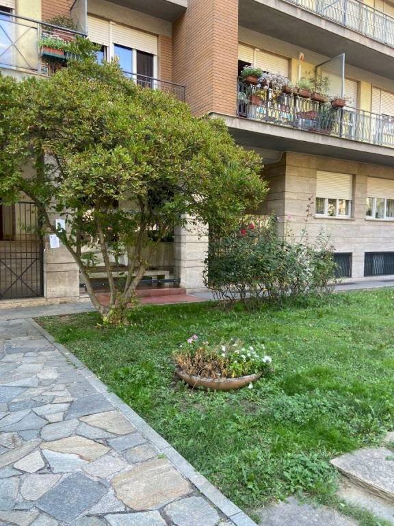 Giardino - Trilocale corso Monte Cucco, 60, Torino (zona Pozzo Strada) - foto 3