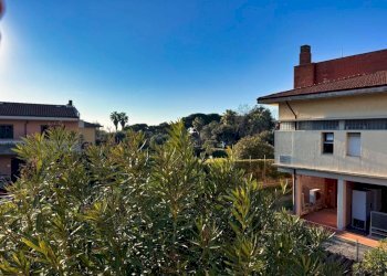 Vista - Villa a Schiera viale Roma, 383, Massa - foto 6