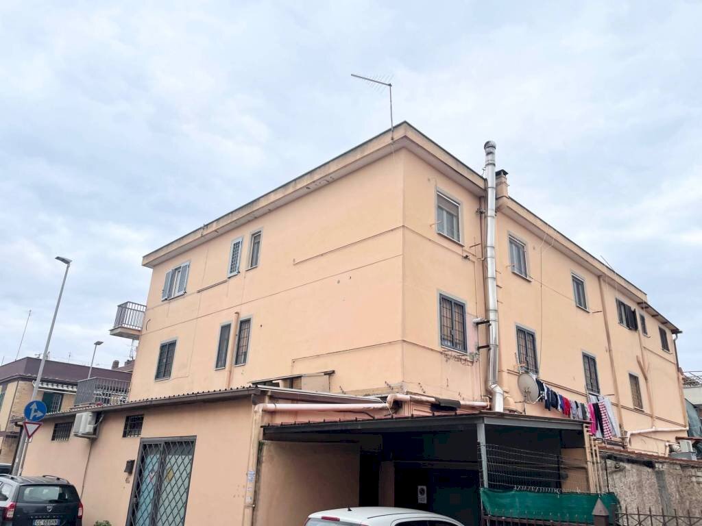 Facciata - Bilocale via Carlo Casini, frazione Dragona, Roma - foto 1