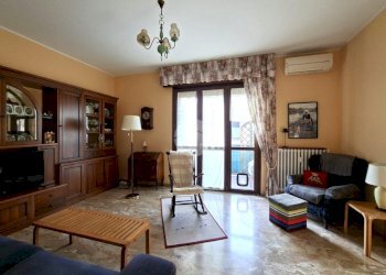 Three-room apartment Via Magenta, Sedriano - photo 1