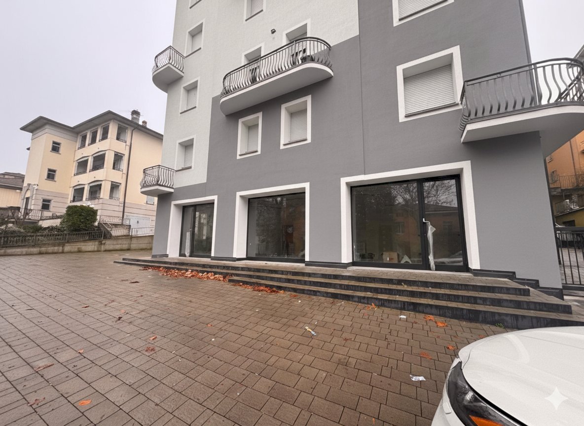 Gemini_Generated_Image_la5bypla5bypla5b.png - Locale Commerciale Via XXIV Maggio 25, Fornovo di Taro - foto 1