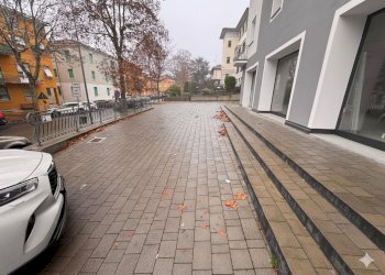 Gemini_Generated_Image_n3dpsfn3dpsfn3dp.png - Locale Commerciale Via XXIV Maggio 25, Fornovo di Taro - foto 4