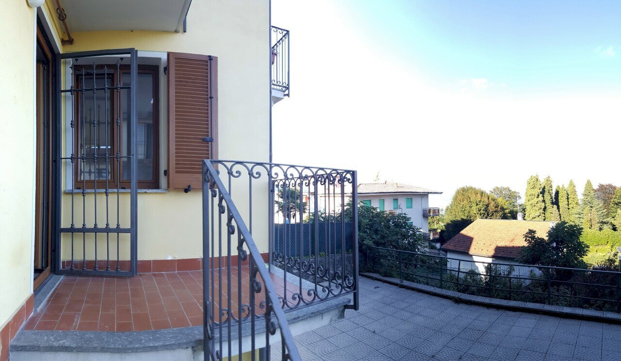 20160919_171504.jpg - Quadrilocale Via Manzoni 1, Arona - foto 2