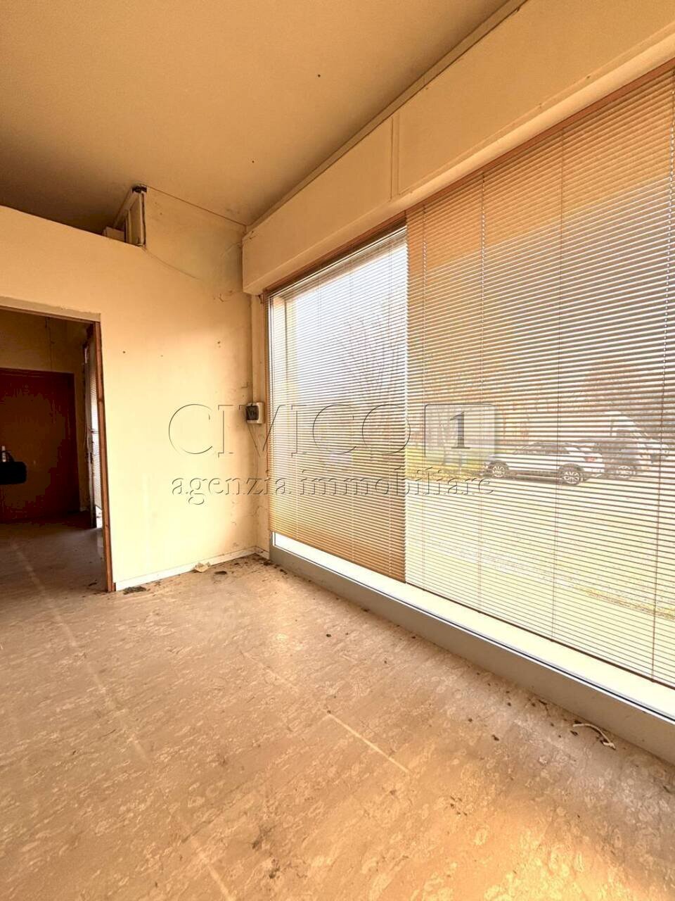 IMG_2014 (FILEminimizer).JPG - Locale Commerciale Via Alcide De Gasperi 31, Barbarano Mossano - foto 3