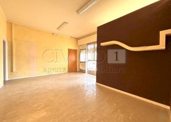 IMG_2016 (FILEminimizer).JPG - Locale Commerciale Via Alcide De Gasperi 31, Barbarano Mossano - foto 5