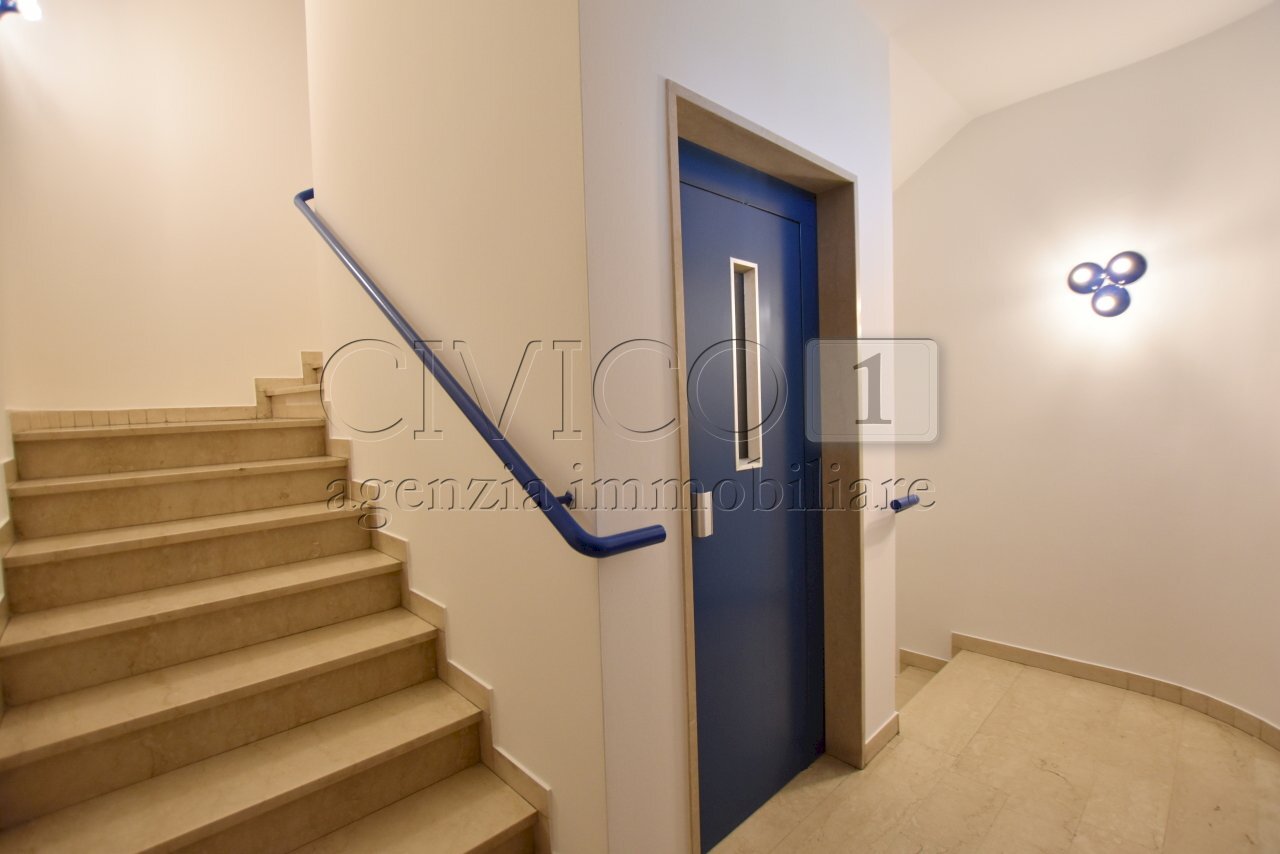 Vano Scala - Appartamento Via Amba Aradam, Venezia (zona Mestre) - foto 3