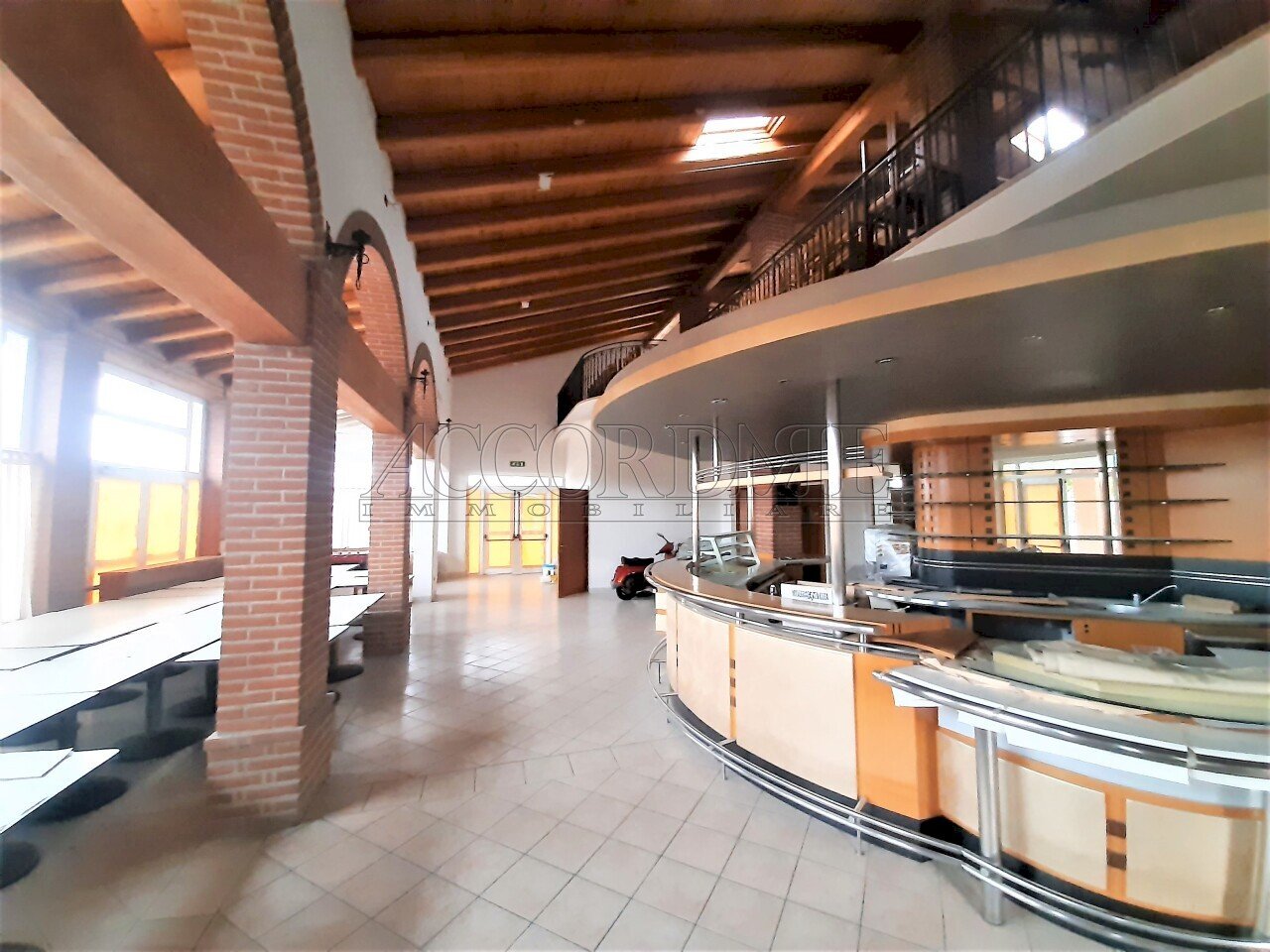 4.jpg - Locale Commerciale Villaga - foto 2