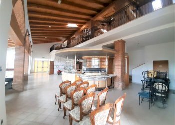 1.jpg - Locale Commerciale Villaga - foto 4