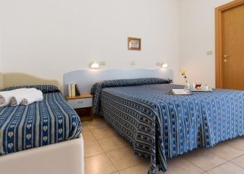 5.jpg - Commercial Premises Rimini - photo 4