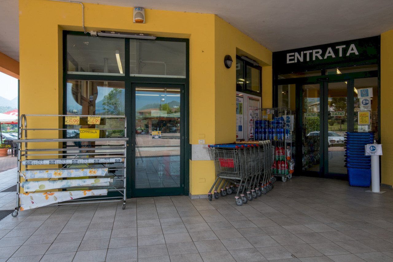 _DSC7859-HDR.JPG - Supermarket - Minimarket VIA MAGNO 20F, Sabbio Chiese - photo 2