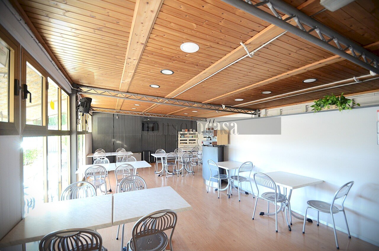 SALA - Locale Commerciale Via Frà Filippo Longo 999, Magione - foto 1