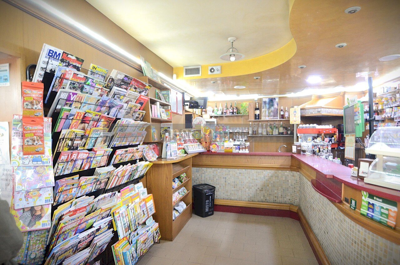 1.JPG - Locale Commerciale Via Frà Filippo Longo 999, Magione - foto 2