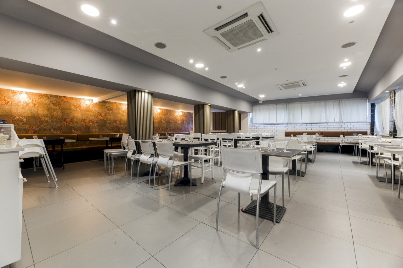 IMG_2889.jpg - Commercial Premises Via Redipuglia 1, Genova (neighborhood Quarto) - photo 2