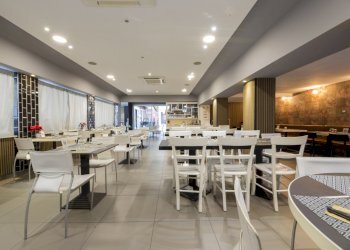 IMG_2905.jpg - Locale Commerciale Via Redipuglia 1, Genova (zona Quarto) - foto 9