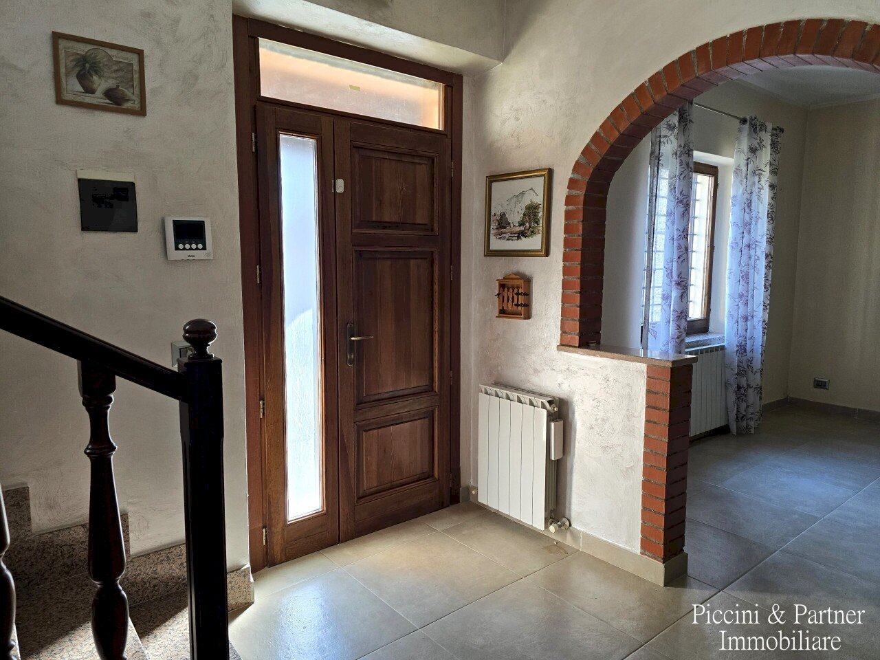 02.jpg - Casa indipendente Piazzale Umbria, Castiglione del Lago - foto 2