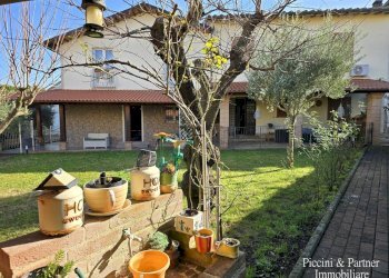 01.jpg - Casa indipendente Piazzale Umbria, Castiglione del Lago - foto 1