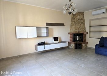 03.jpg - Casa indipendente Piazzale Umbria, Castiglione del Lago - foto 3